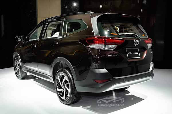 hong duoi xe toyota rush 15 at 2018 2019 muaxegiatot vn 19 So sánh xe 7 chỗ Toyota Rush với Mitsubishi Xpander