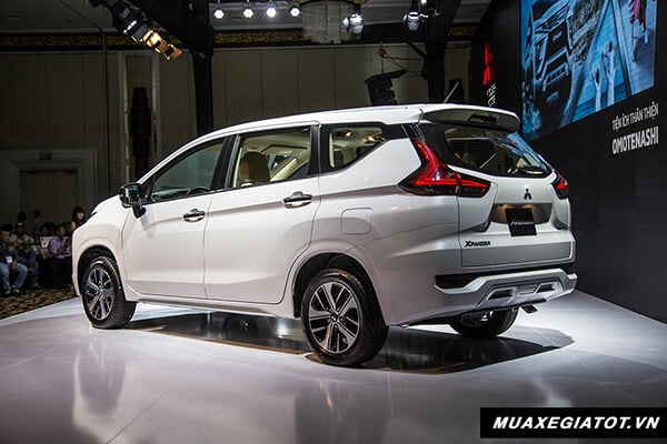hong xe mitsubishi xpander 2018 2019 muaxegiatot vn 4 So sánh xe 7 chỗ Toyota Rush với Mitsubishi Xpander