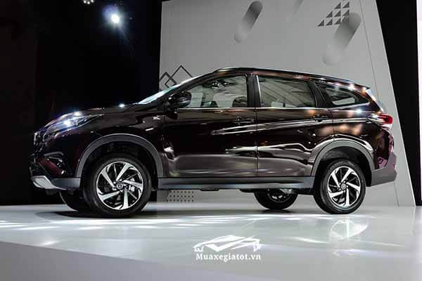 Toyota Rush 2022: Giá xe lăn bánh khuyến mãi, Mua bán xe trả góp hong xe toyota rush 15 at 2018 2019 muaxegiatot vn 2 Toyota Rush 2022: Giá xe lăn bánh khuyến mãi, Mua bán xe trả góp