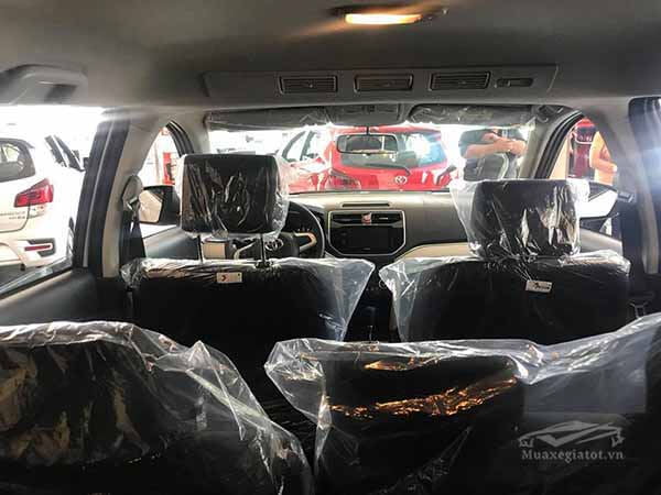 Toyota Rush 2022: Giá xe lăn bánh khuyến mãi, Mua bán xe trả góp khong gian noi that toyota rush 15 at 2018 2019 muaxegiatot vn 24 Toyota Rush 2022: Giá xe lăn bánh khuyến mãi, Mua bán xe trả góp