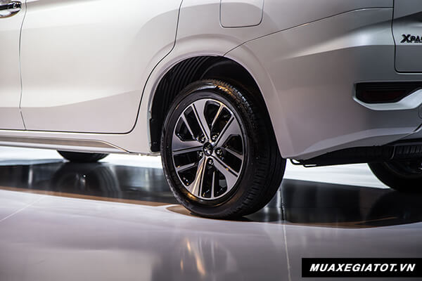 mam xe mitsubishi xpander 2018 2019 muaxegiatot vn 5 So sánh xe 7 chỗ Toyota Rush với Mitsubishi Xpander