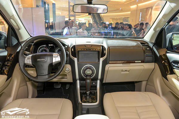 noi that xe isuzu mux 2018 2019 muaxegiatot vn 3 Top 5 mẫu xe 7 chỗ dành cho gia đình nên mua