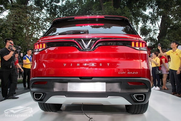 Đánh giá xe Vinfast Lux SA2.0 mới nhất kèm giá bán khuyến mãi duoi xe vinFast lux sa20 2019 suv muaxegiatot vn 12 Đánh giá xe Vinfast Lux SA2.0 mới nhất kèm giá bán khuyến mãi