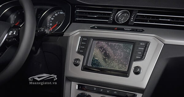 Volkswagen Passat 2025: Giá xe lăn bánh khuyến mãi, Mua bán xe trả góp dvd volkswagen passat 2019 muaxegiatot vn 4 Volkswagen Passat 2025: Giá xe lăn bánh khuyến mãi, Mua bán xe trả góp