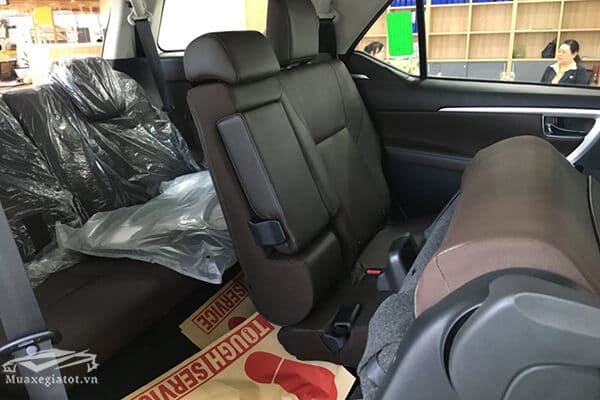 hang ghe thu 3 fortuner 28v at may dau so tu dong muaxegiatot vn 1 Top 5 mẫu xe 7 chỗ dành cho gia đình nên mua