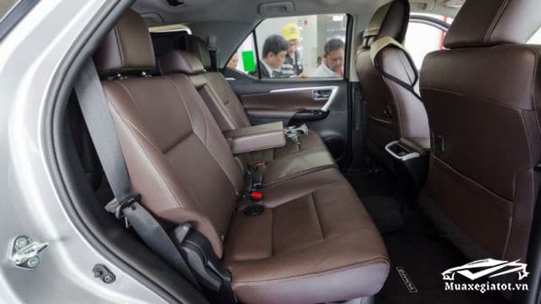 hang ghe thu hai fortuner 2019 may xang 1 cau muaxegiatot vn 9 So sánh Toyota Fortuner máy dầu số sàn và số tự động (1 cầu)
