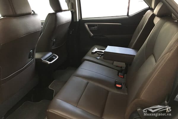 hang ghe thu hai fortuner 28v at may dau so tu dong muaxegiatot vn 4 Top 5 mẫu xe 7 chỗ dành cho gia đình nên mua