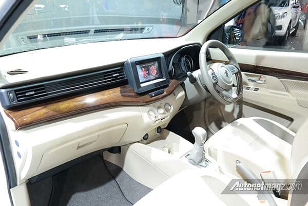 So sánh 7 chỗ Suzuki Ertiga và Toyota Avanza noi tha xe suzuki ertiga 2019 muaxegiatot vn So sánh 7 chỗ Suzuki Ertiga và Toyota Avanza