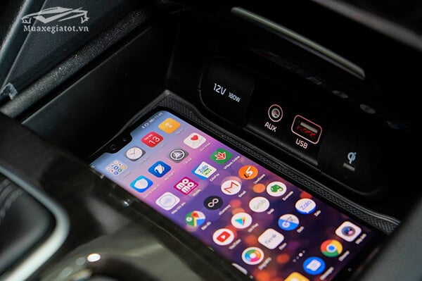 sac dien thoai kia optima 2019 2020 muaxegiatot vn 13 Đánh giá xe KIA Optima 2022, có nên mua?