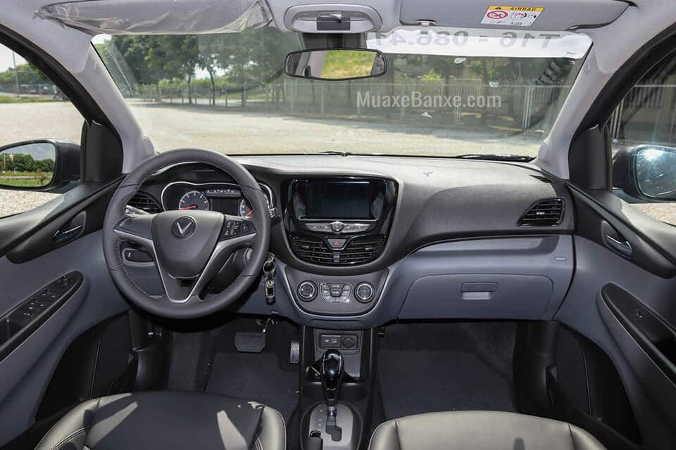 Vinfast Fadil 2022: Giá xe lăn bánh khuyến mãi, Mua bán xe trả góp noi that xe vinfast fadil 14l 2019 2020 muaxegiatot vn 5 Vinfast Fadil 2022: Giá xe lăn bánh khuyến mãi, Mua bán xe trả góp