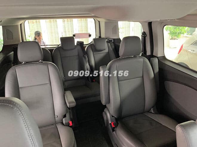 Nên mua xe Ford Tourneo hay Ford Transit chạy dịch vụ? khong gian noi that ford tourneo 2019 2020 mau den xuat hien muaxegiatot com Nên mua xe Ford Tourneo hay Ford Transit chạy dịch vụ?