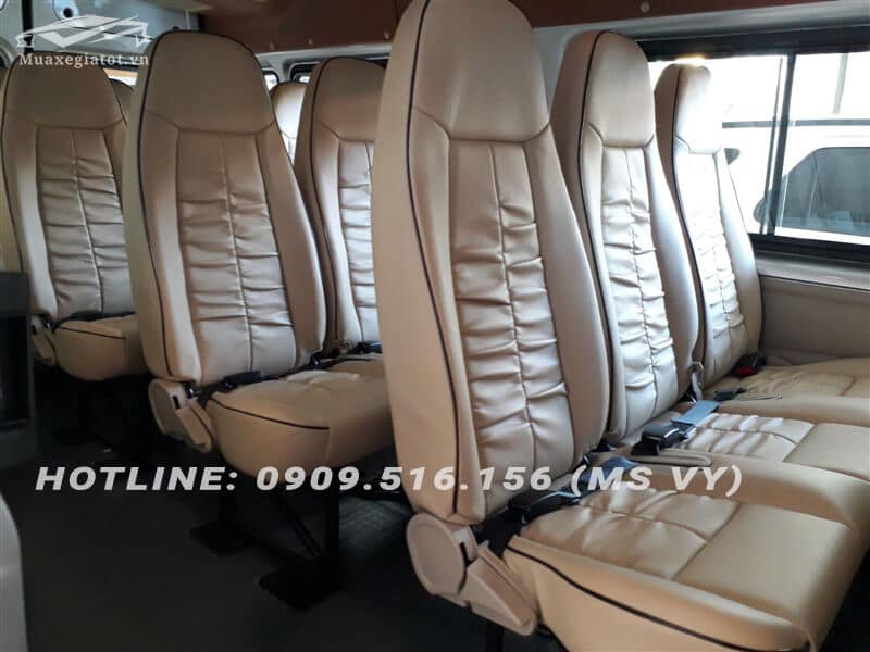 Nên mua xe Ford Tourneo hay Ford Transit chạy dịch vụ? noi that xe 16 cho ford transit 2018 muaxegiatot vn 4 Nên mua xe Ford Tourneo hay Ford Transit chạy dịch vụ?