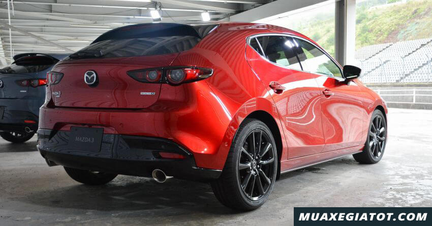 Mazda 3 2025: Giá xe lăn bánh khuyến mãi, Mua bán xe trả góp hong xe hatchback mazda 3 2020 ra mat malaysia Xetot com 2 Mazda 3 2025: Giá xe lăn bánh khuyến mãi, Mua bán xe trả góp
