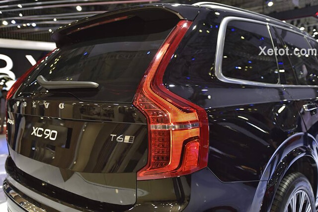 Volvo XC90 2025: Giá bán mới nhất, Đánh giá xe chi tiết can sau volvo xc90 2020 facelift xetot com Volvo XC90 2025: Giá bán mới nhất, Đánh giá xe chi tiết