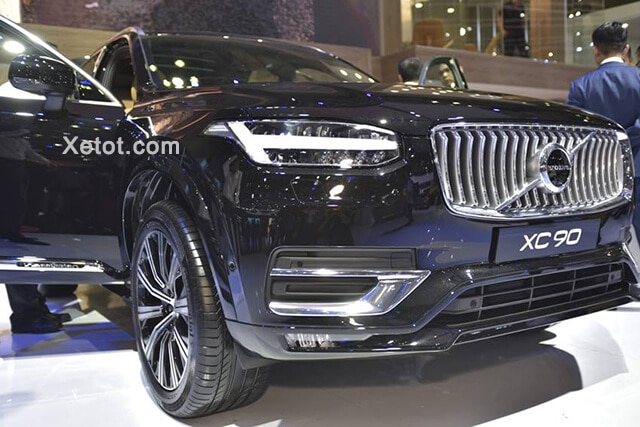 Volvo XC90 2025: Giá bán mới nhất, Đánh giá xe chi tiết can truoc volvo xc90 2020 facelift xetot com Volvo XC90 2025: Giá bán mới nhất, Đánh giá xe chi tiết