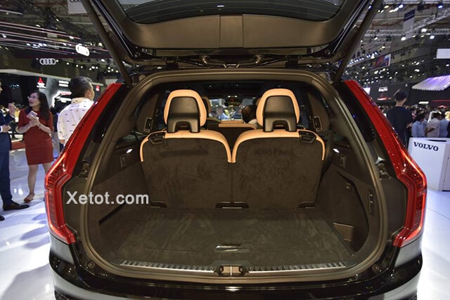 Volvo XC90 2025: Giá bán mới nhất, Đánh giá xe chi tiết cop xe volvo xc90 2020 facelift xetot com Volvo XC90 2025: Giá bán mới nhất, Đánh giá xe chi tiết