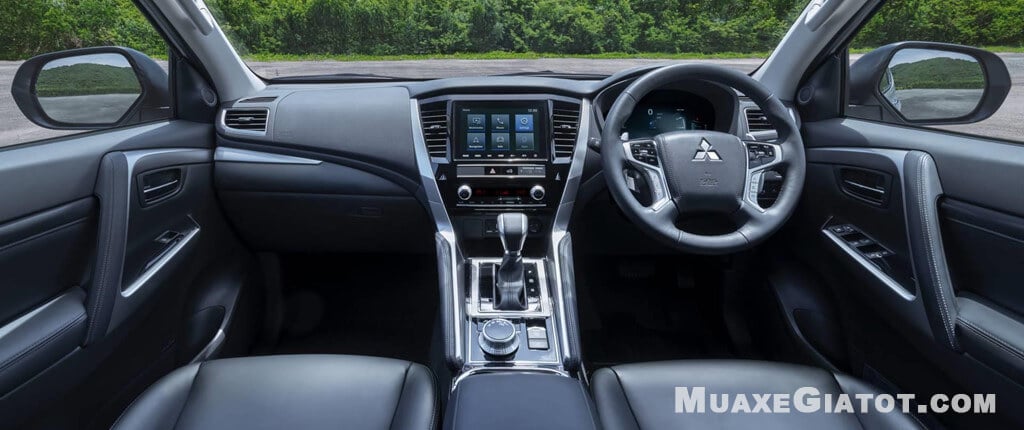 Nên mua Ford Everest hay Mitsubishi Pajero Sport? noi that xe pajero sport 2020 muaxegiatot com Nên mua Ford Everest hay Mitsubishi Pajero Sport?