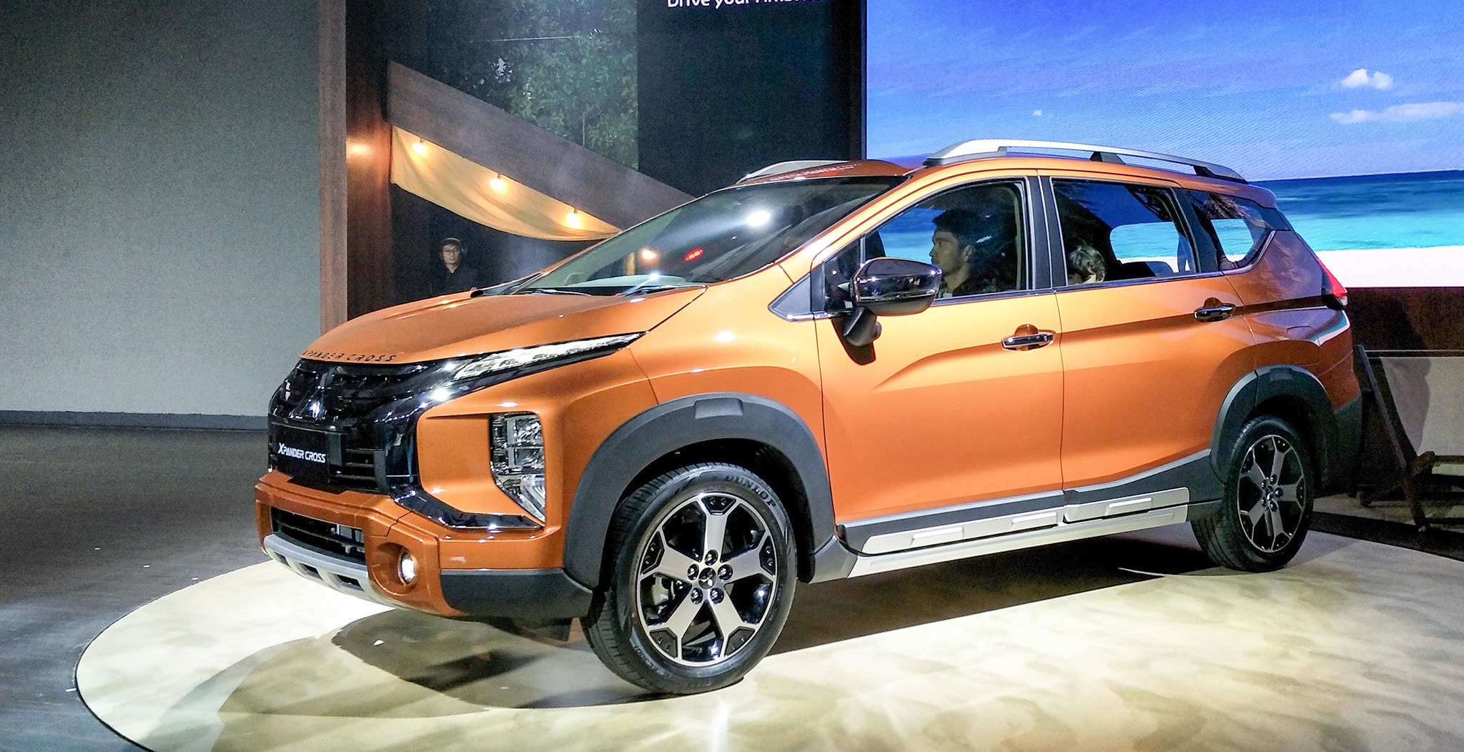1 mitsubishi xpander cross 2020 muaxegiatot vn Mitsubishi Xpander Cross 2025: Giá xe lăn bánh khuyến mãi, Mua bán xe trả góp
