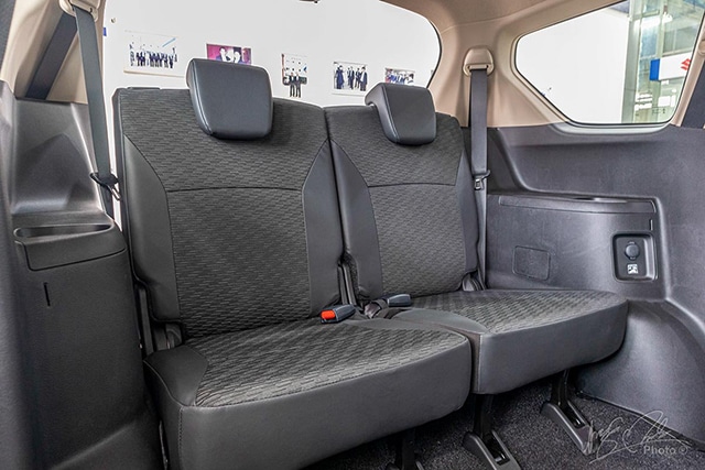 Nên mua xe 7 chỗ Suzuki Ertiga hay 7 chỗ Suzuki XL7? hang ghe thu 3 suzuki xl7 2020 2021 muaxegiatot vn Nên mua xe 7 chỗ Suzuki Ertiga hay 7 chỗ Suzuki XL7?