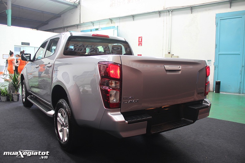 duoi xe Isuzu D max 2021 2022 muaxegiatot vn Isuzu D-Max 2025: Giá xe lăn bánh khuyến mãi, Mua bán xe trả góp