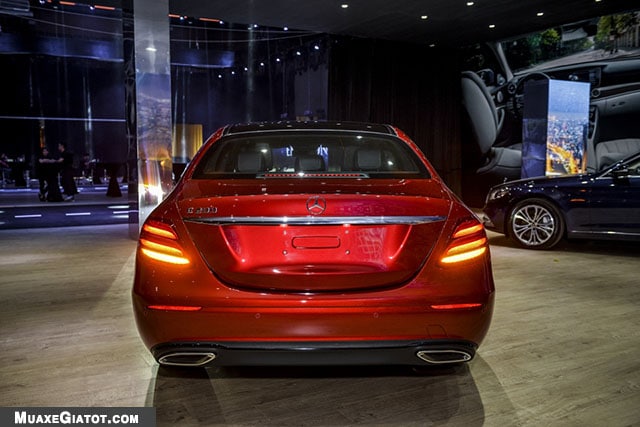 Mercedes E200 Sport 2022: Giá xe lăn bánh khuyến mãi, Mua bán xe trả góp den hau mercedes benz e200 sport 2020 muaxegiatot com Mercedes E200 Sport 2022: Giá xe lăn bánh khuyến mãi, Mua bán xe trả góp