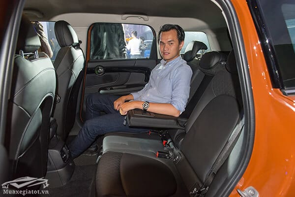 Mini Cooper Countryman 2025: Giá xe lăn bánh khuyến mãi, Mua bán xe trả góp hang ghe sau xe mini countryman 2020 Xetot com 20  Mini Cooper Countryman 2025: Giá xe lăn bánh khuyến mãi, Mua bán xe trả góp