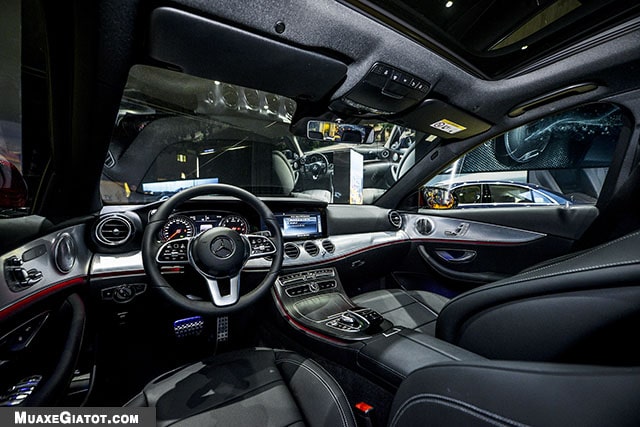 Mercedes E200 Sport 2022: Giá xe lăn bánh khuyến mãi, Mua bán xe trả góp khoang noi that mercedes benz e200 sport 2020 muaxegiatot com Mercedes E200 Sport 2022: Giá xe lăn bánh khuyến mãi, Mua bán xe trả góp