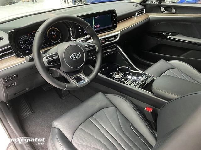 KIA K5 2025: Giá xe lăn bánh khuyến mãi, Mua bán xe trả góp Noi that xe Kia Optima K5 2022 giaxehoi vn 640x480 1 KIA K5 2025: Giá xe lăn bánh khuyến mãi, Mua bán xe trả góp