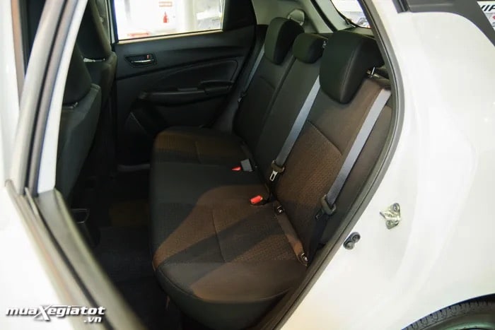 hang ghe sau suzuki swift 2022 glx muaxegiatot vn Suzuki Swift 2025: Giá xe lăn bánh khuyến mãi, Mua bán xe trả góp