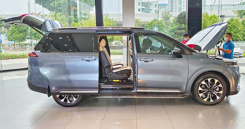 Kia Carnival 2025: Giá xe lăn bánh khuyến mãi, Mua bán xe trả góp hong xe kia carnival 2022 muaxegiatot vn Kia Carnival 2025: Giá xe lăn bánh khuyến mãi, Mua bán xe trả góp