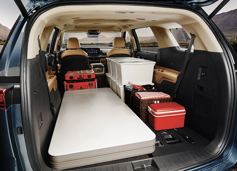 Kia Carnival 2025: Giá xe lăn bánh khuyến mãi, Mua bán xe trả góp khoang hanh ly xe kia carnival 2022 muaxegiatot vn Kia Carnival 2025: Giá xe lăn bánh khuyến mãi, Mua bán xe trả góp