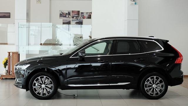 Volvo XC60 2025: Giá lăn bánh khuyến mãi, Mua bán xe trả góp Volvo XC60 Den 1024x577 muaxegiatot vn Volvo XC60 2025: Giá lăn bánh khuyến mãi, Mua bán xe trả góp