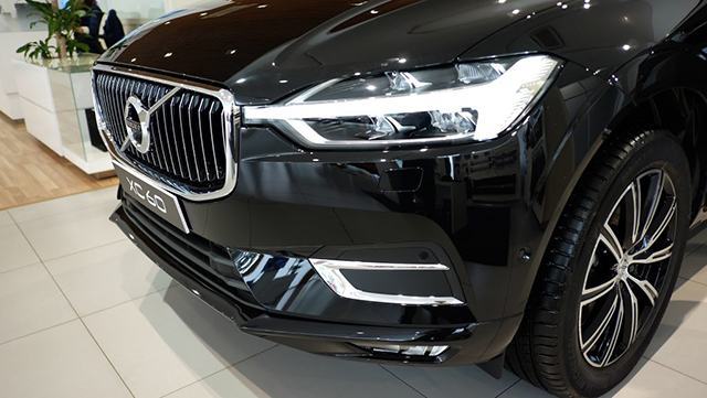 Volvo XC60 2025: Giá lăn bánh khuyến mãi, Mua bán xe trả góp Volvo xc60 can truoc 1024x577 muaxegiatot vn Volvo XC60 2025: Giá lăn bánh khuyến mãi, Mua bán xe trả góp
