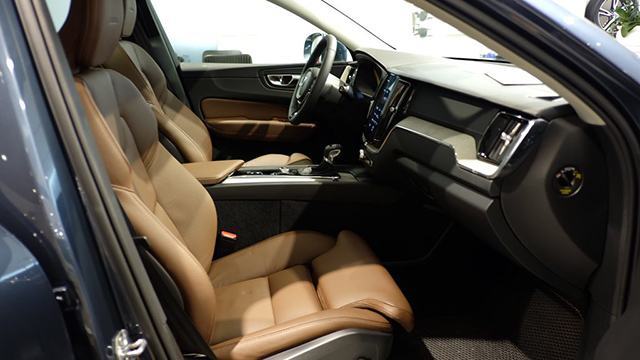 Volvo XC60 2025: Giá lăn bánh khuyến mãi, Mua bán xe trả góp Volvo xc60 noi that 1 1024x576 muaxegiatot vn Volvo XC60 2025: Giá lăn bánh khuyến mãi, Mua bán xe trả góp