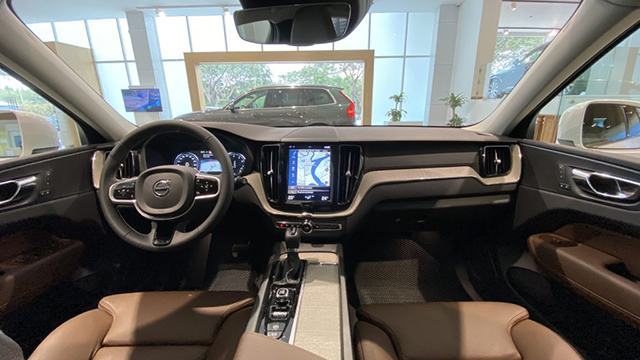 Volvo XC60 2025: Giá lăn bánh khuyến mãi, Mua bán xe trả góp Volvo xc60 tap lo 1024x576 muaxegiatot vn Volvo XC60 2025: Giá lăn bánh khuyến mãi, Mua bán xe trả góp