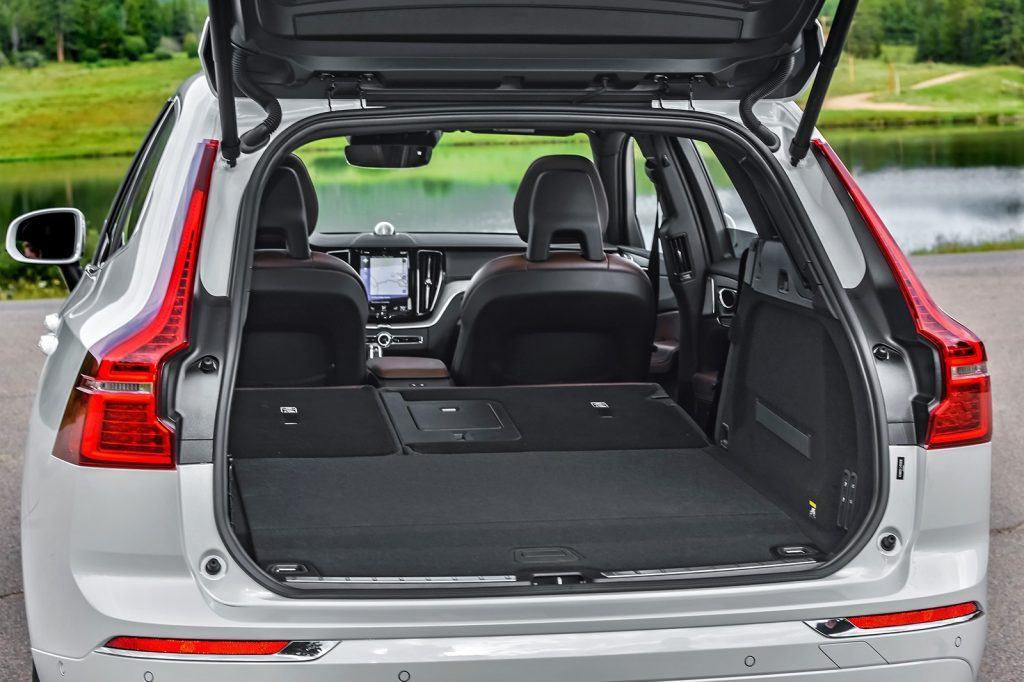 Volvo XC60 2025: Giá lăn bánh khuyến mãi, Mua bán xe trả góp Volvo xc60 cargo 1024x682 muaxegiatot vn Volvo XC60 2025: Giá lăn bánh khuyến mãi, Mua bán xe trả góp