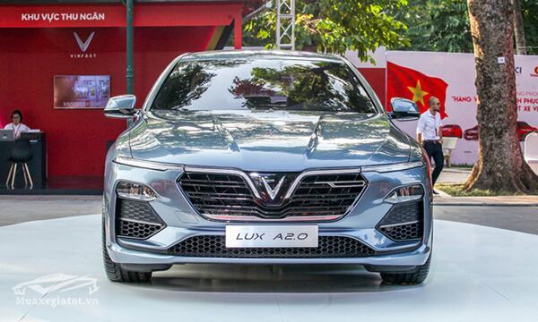 So sánh Toyota Camry 2.5Q với Vinfast Lux A2.0 cao cấp dau xe vinFast lux a20 2019 sedan muaxegiatot vn 2 So sánh Toyota Camry 2.5Q với Vinfast Lux A2.0 cao cấp
