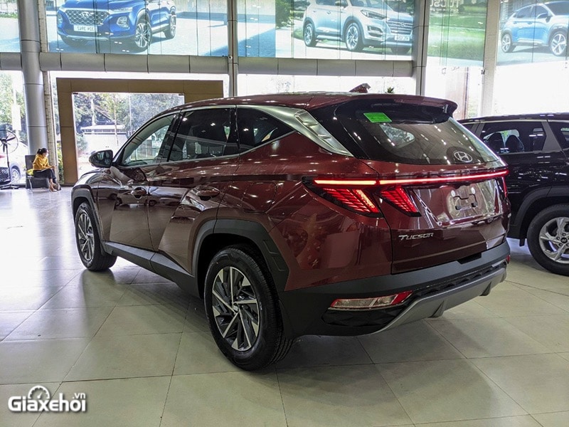 Hyundai Tucson 2024: Giá xe lăn bánh khuyến mãi, Mua xe trả góp duoi tucson may dau 2022 dac biet muaxegiatot vn 1 Hyundai Tucson 2024: Giá xe lăn bánh khuyến mãi, Mua xe trả góp