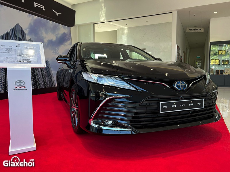 So sánh Toyota Camry 2.5Q với Vinfast Lux A2.0 cao cấp gia xe toyota camry 2022 2 5hv giaxehoi vn 7 So sánh Toyota Camry 2.5Q với Vinfast Lux A2.0 cao cấp