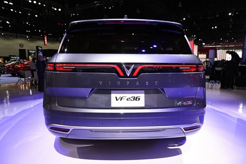 Vinfast VF9 2025: Giá xe lăn bánh khuyến mãi, Mua bán xe trả góp vinfast vf e36 2022 ra mat tai my muaxegiatot vn 5 800x534 1 Vinfast VF9 2025: Giá xe lăn bánh khuyến mãi, Mua bán xe trả góp