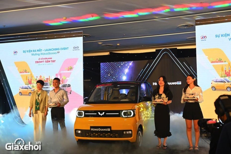 Wuling Hongguang Mini EV 2023: Giá xe lăn bánh KM, Mua xe trả góp