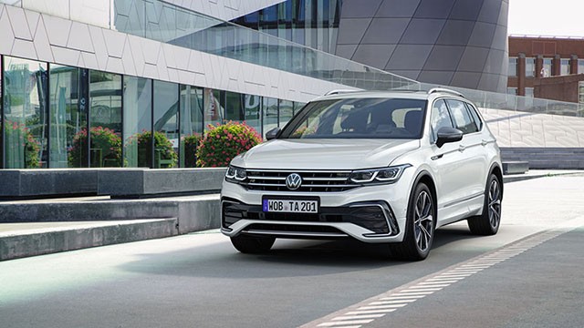 Volkswagen Tiguan 2025: Giá xe lăn bánh khuyến mãi, Mua bán xe trả góp volkswagen tiguan allspace 2024 gia xe lan banh khuyen mai mua ban xe tra gop 1 Volkswagen Tiguan 2025: Giá xe lăn bánh khuyến mãi, Mua bán xe trả góp