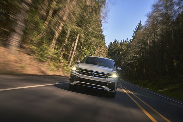 Volkswagen Tiguan 2025: Giá xe lăn bánh khuyến mãi, Mua bán xe trả góp volkswagen tiguan allspace 2024 gia xe lan banh khuyen mai mua ban xe tra gop 10 Volkswagen Tiguan 2025: Giá xe lăn bánh khuyến mãi, Mua bán xe trả góp