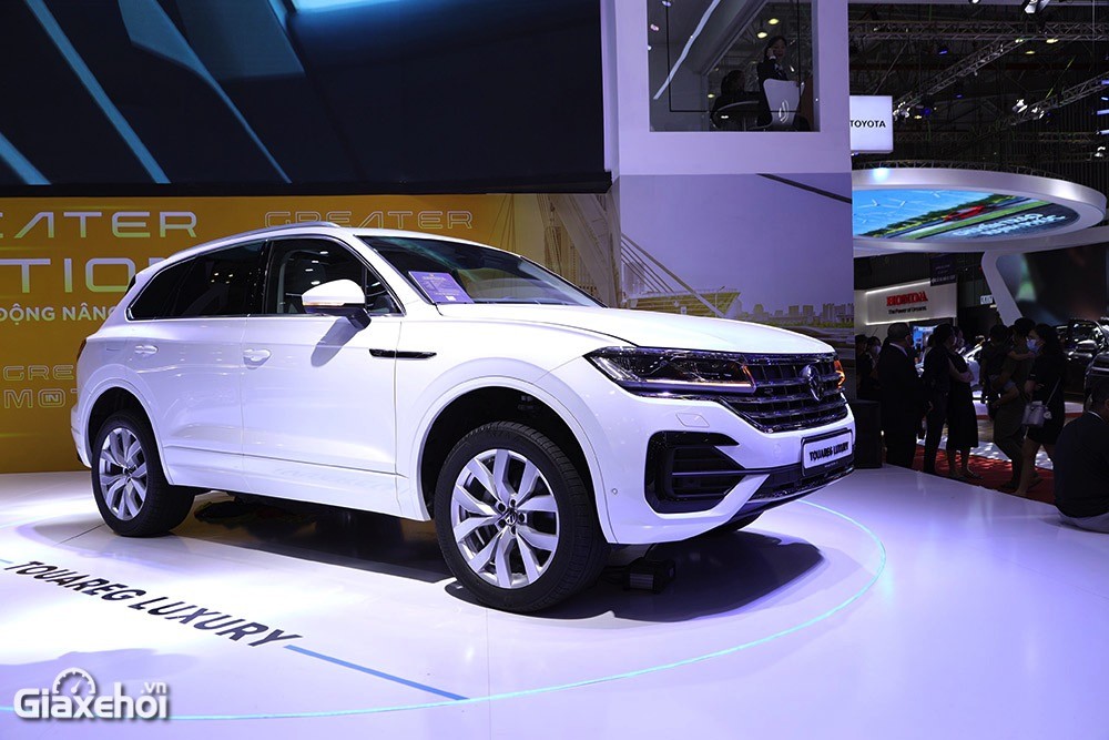 Volkswagen Touareg 2025: Giá xe lăn bánh khuyến mãi, Mua bán xe trả góp volkswagen touareg 2024 gia xe lan banh khuyen mai mua ban xe tra gop 4 Volkswagen Touareg 2025: Giá xe lăn bánh khuyến mãi, Mua bán xe trả góp