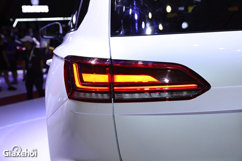 Volkswagen Touareg 2025: Giá xe lăn bánh khuyến mãi, Mua bán xe trả góp volkswagen touareg 2024 gia xe lan banh khuyen mai mua ban xe tra gop 6 Volkswagen Touareg 2025: Giá xe lăn bánh khuyến mãi, Mua bán xe trả góp