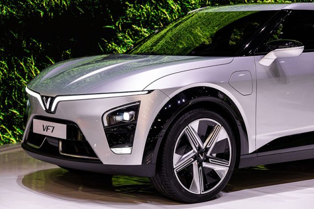 Vinfast VF7 2025: Giá xe lăn bánh khuyến mãi, Mua bán xe trả góp vinfast vf 7 2024 gia xe lan banh khuyen mai mua ban xe tra gop 5 Vinfast VF7 2025: Giá xe lăn bánh khuyến mãi, Mua bán xe trả góp