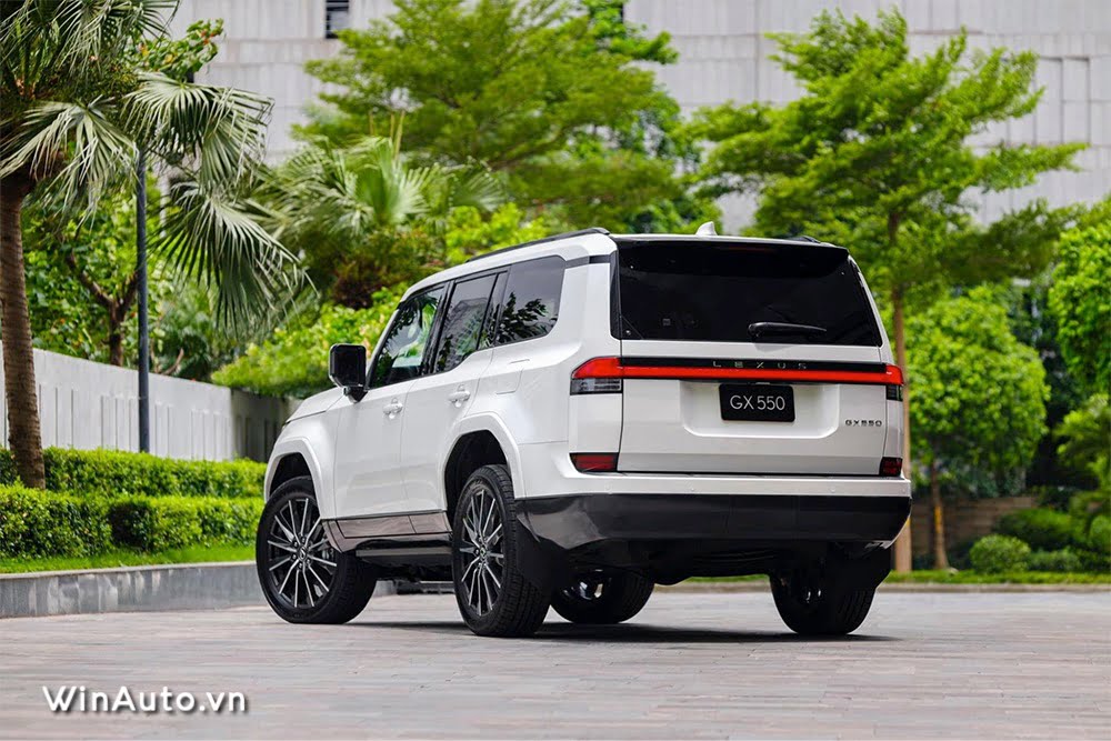duoi xe lexus gx 550 2024 mau trang winauto 2 - Lexus GX 550