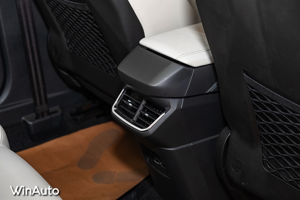 hinh xe lynk co 06 2024 2025 winauto 14 Lynk & Co 06 2025: Giá xe lăn bánh khuyến mãi, Mua bán xe trả góp