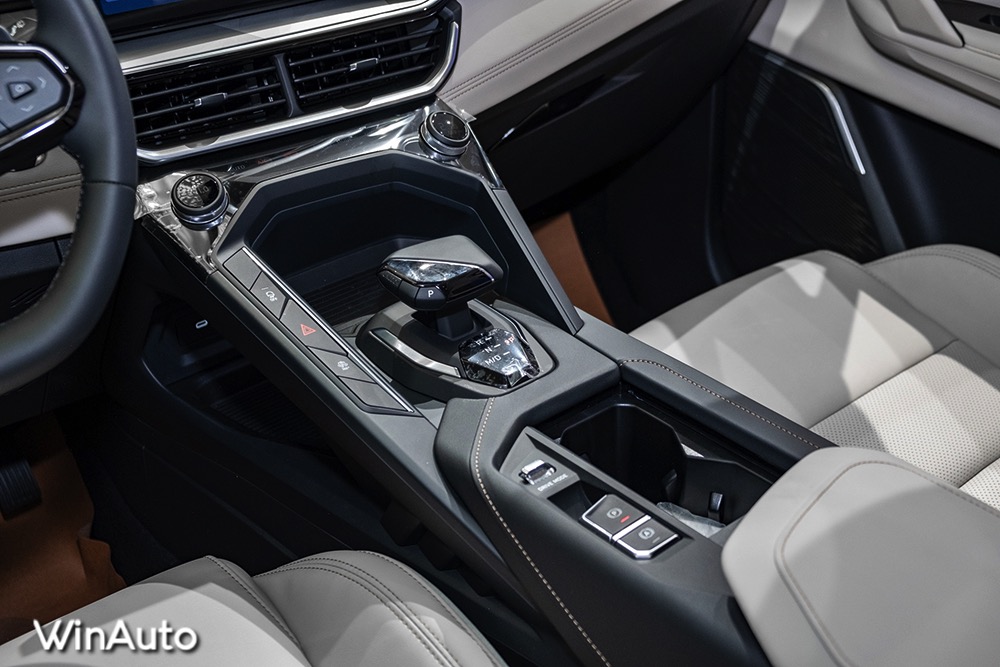 hinh xe lynk co 06 2024 2025 winauto 6 Lynk & Co 06 2025: Giá xe lăn bánh khuyến mãi, Mua bán xe trả góp