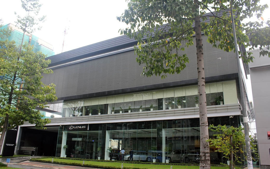 Lexus Trung Tâm Sài Gòn: Showroom xe Lexus nhập khẩu chính hãng lexus trung tam saigon mat truoc Lexus Trung Tâm Sài Gòn: Showroom xe Lexus nhập khẩu chính hãng